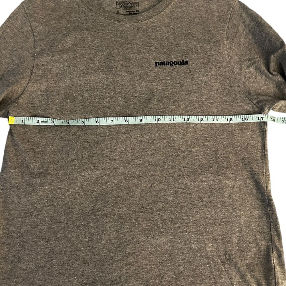 Patagonia men’s P-6 logo responsibili-tee size small. Long sleeves, gray - Picture 5 of 10